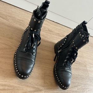 Black Boots!